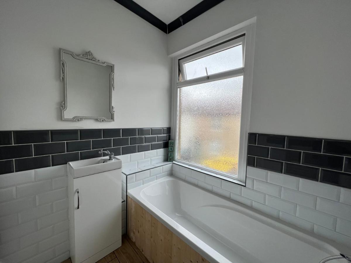 Brecon Town 3 Bedroom House Sleeps 6 Central Location 외부 사진