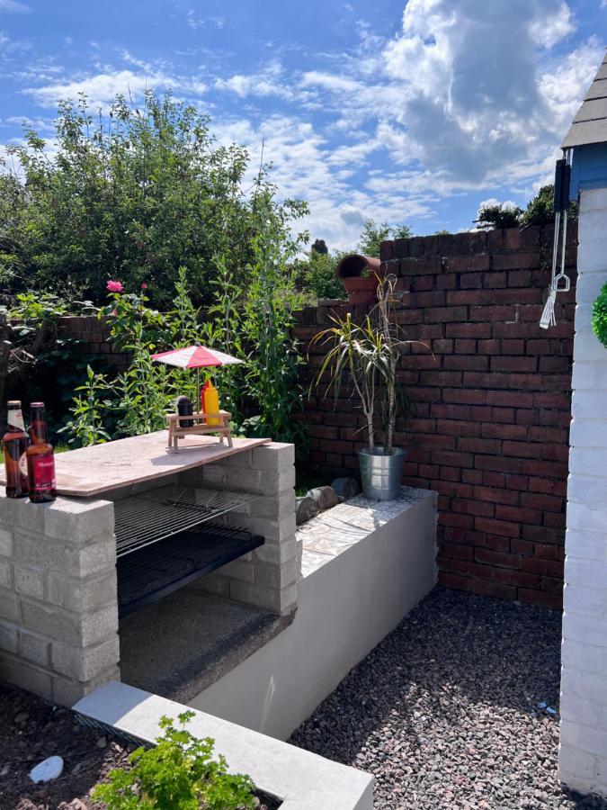 Brecon Town 3 Bedroom House Sleeps 6 Central Location 외부 사진